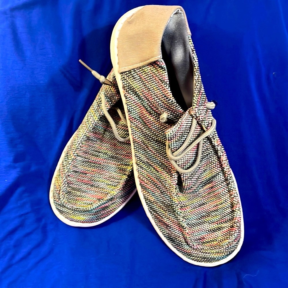 Very lightweight grey multicoloured shoes